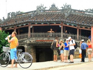 Chua cau Hoi An