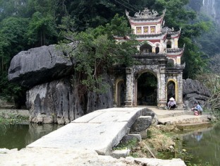 Bich Dong pagoda