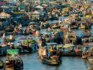 Cai Be floating market1