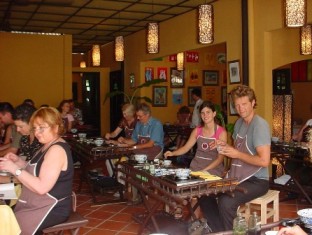 Hanoi cooking class