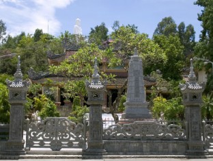 Long Son pagoda