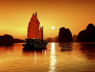 Sunset on Halong Bay