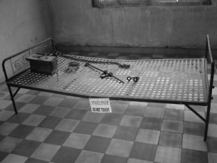 cambodia-tuol-sleng-prison-013